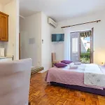 0-bedroom In Stobrec شقة *