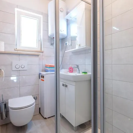 Lovely In Stobrec With Wifi Apartment Split